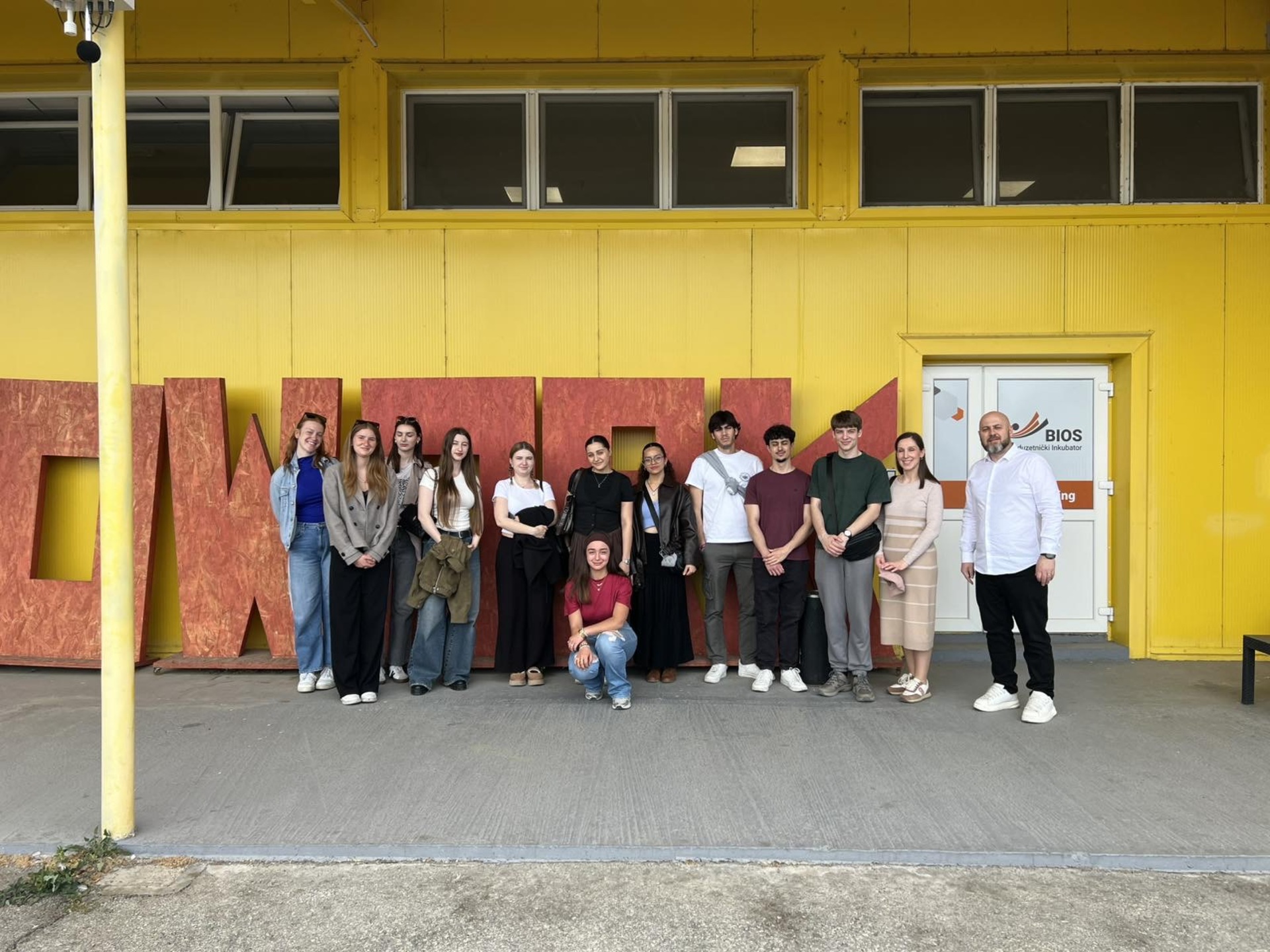 4fd16975 4132 4048 a50e 9999a3d5af1a